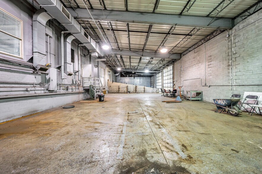 More Photos Of 373 High St, Wilkes Barre Manufacturing For Lease