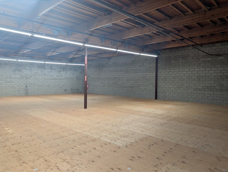 More Photos Of 2120 S Main St, Los Angeles Warehouse For Sale