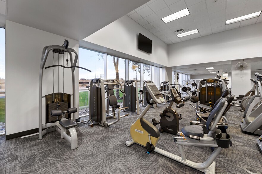 More Photos Of 3030 Lyndon B Johnson Fwy, Dallas Office For Lease