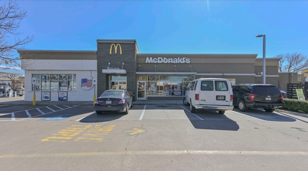 Primary Photo Of 2198 E Arapaho Rd, Richardson Fast Food For Lease