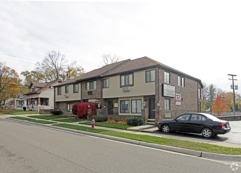Primary Photo Of 116-118 Terry Ave, Rochester Office For Lease