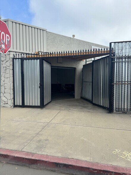 More Photos Of 8540 Lankershim Blvd, Sun Valley Flex For Lease