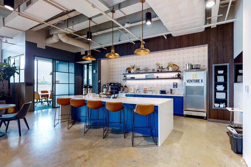 More Photos Of 1213 W Morehead St, Charlotte Coworking Space