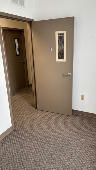 More Photos Of 10 S Walnut St, Milford Restaurant For Sale