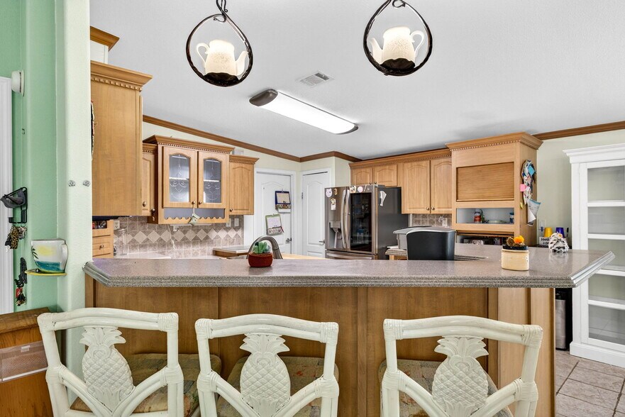 More Photos Of 3308 24th Ave SE, Ruskin Specialty For Sale