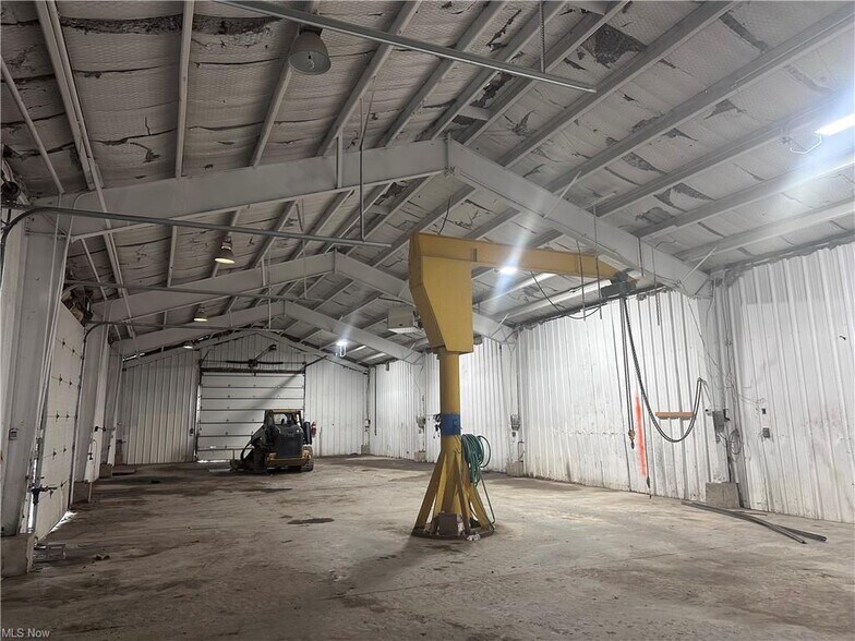 More Photos Of 54760 Neffs Bellaire Rd, Bellaire Warehouse For Lease