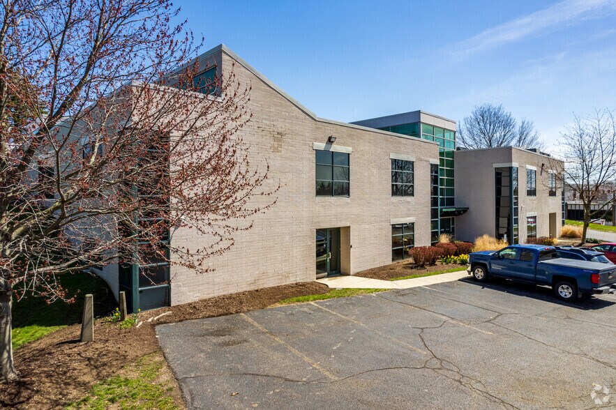 More Photos Of 450 Grant St, Akron Office For Lease