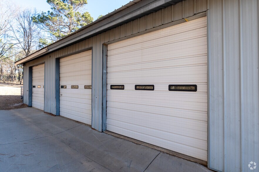 More Photos Of 1613 Ronald Dr, Raleigh Auto Dealership For Sale