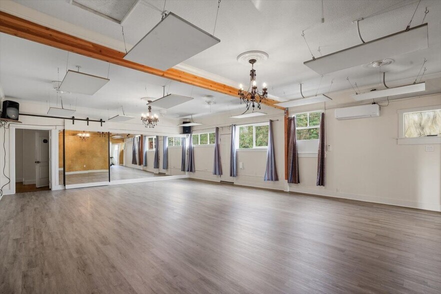 More Photos Of 145 N Market St, Wailuku Storefront Retail Residential For Sale