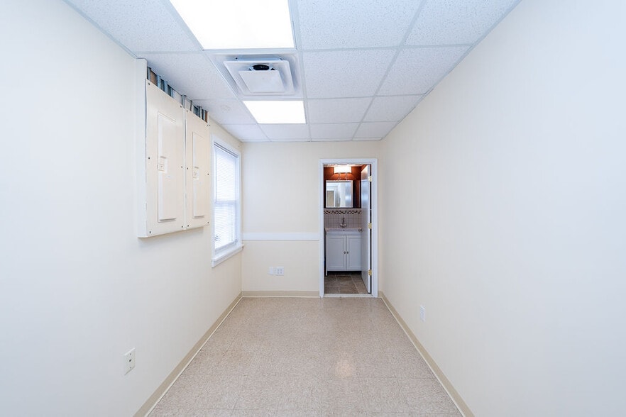 More Photos Of 101 Elm Ave, Louisa General Retail For Lease