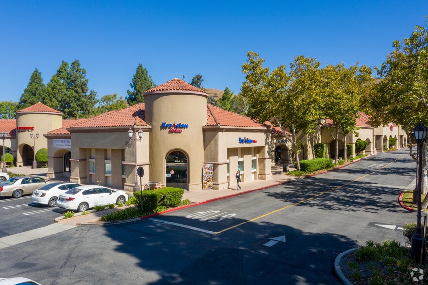 More Photos Of 3815-3963 E Thousand Oaks Blvd, Westlake Village Unknown For Lease