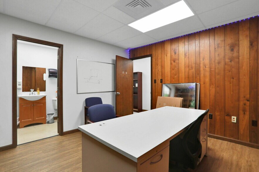 More Photos Of 1712-1736 University Blvd S, Jacksonville Medical For Sale