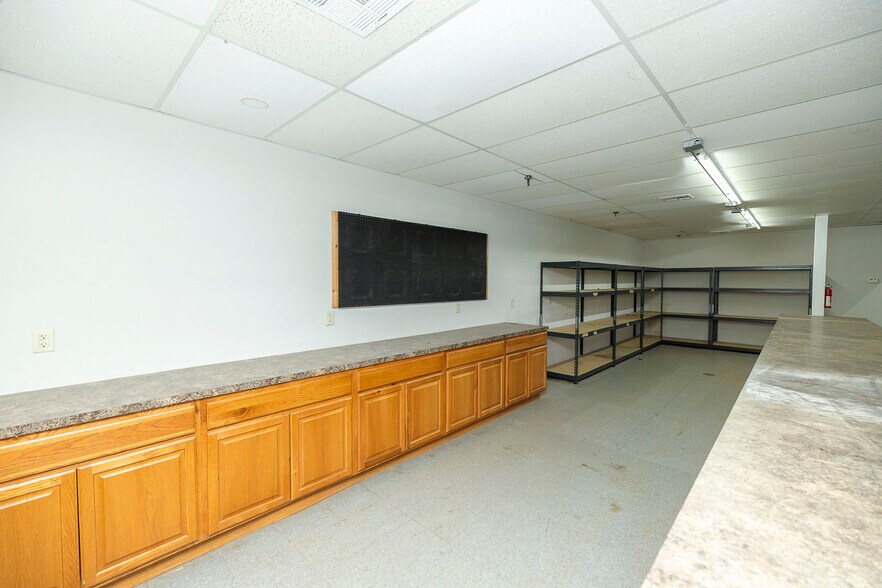 More Photos Of 226 E Ross St, Clearwater Freestanding For Sale