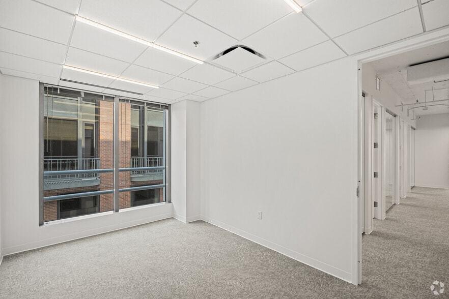 More Photos Of 2001 L St NW, Washington Office For Lease