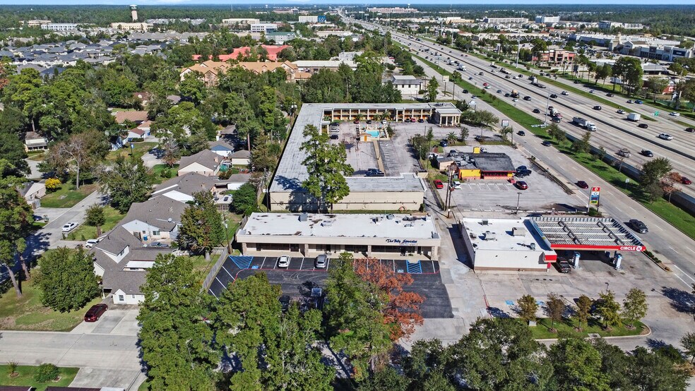 More Photos Of 118 Shenandoah Dr, The Woodlands Freestanding For Sale