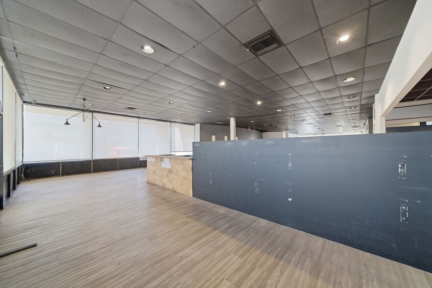 More Photos Of 1544 E Warner Ave, Santa Ana Freestanding For Sale