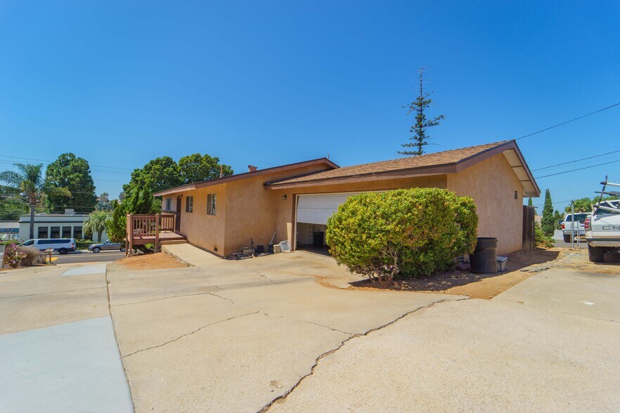 More Photos Of 2245 S Lanoitan Ave, National City Apartments For Sale