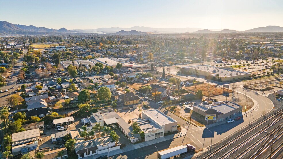 More Photos Of 1033-1047 W 3rd St, San Bernardino Warehouse For Sale