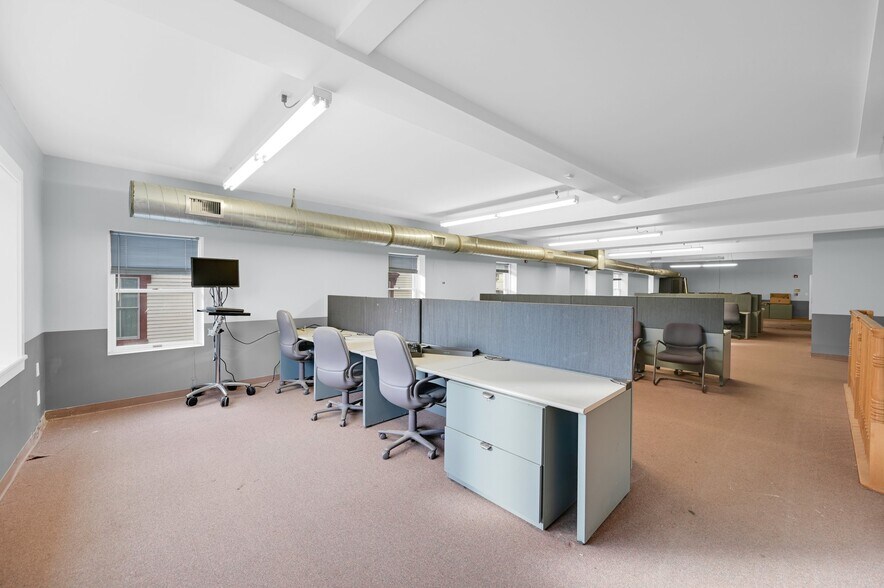 More Photos Of 170-172 Spring St, Newton Office For Sale