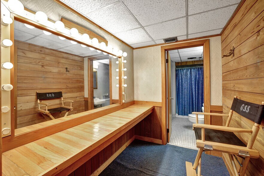 More Photos Of 15221 NE 21st Ave, Miami Warehouse For Sale