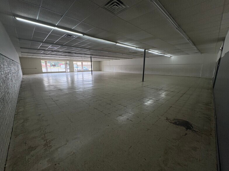 More Photos Of 235-263 W 3rd St, Ayden Unknown For Lease