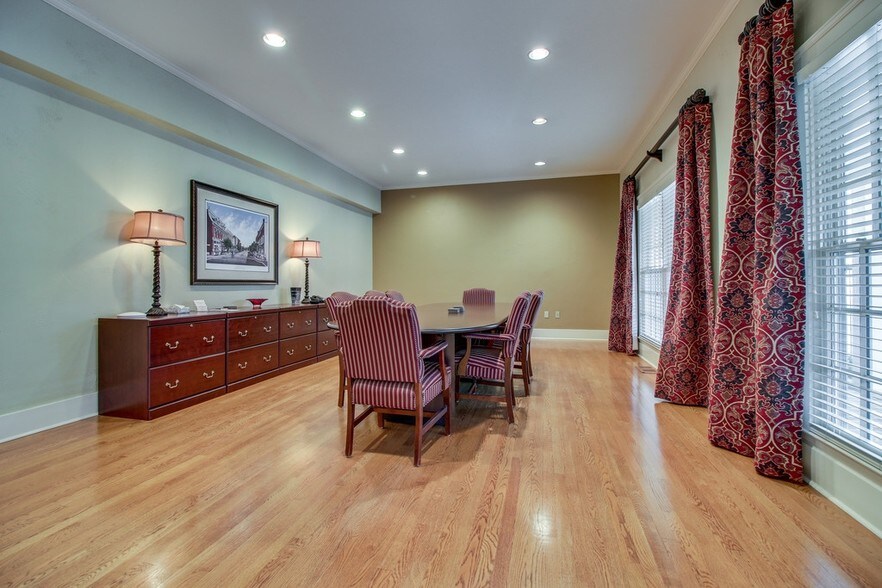 More Photos Of 325 Bridge St, Franklin Office For Sale