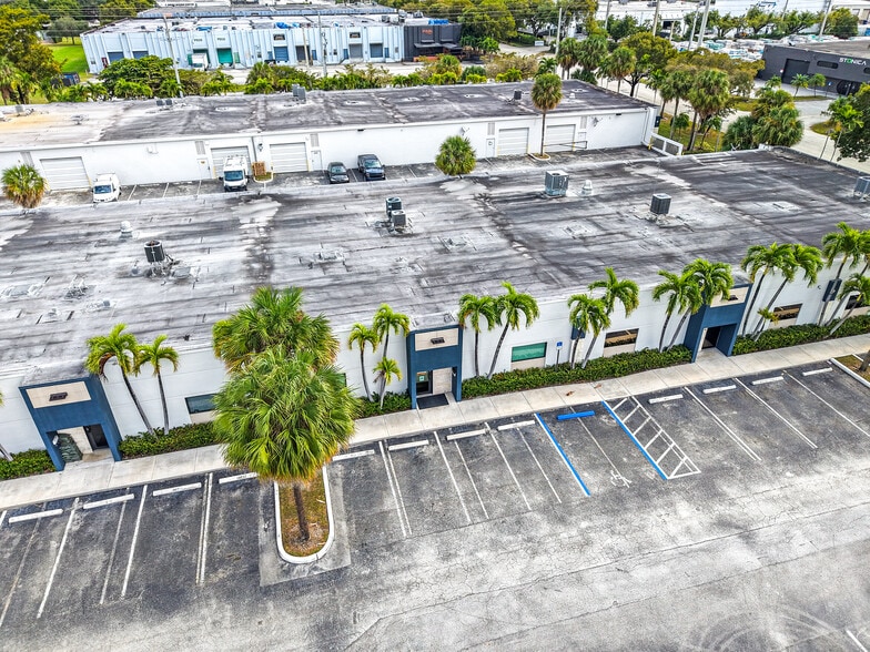 More Photos Of 8111-8119 NW 33rd St, Miami Warehouse For Sale
