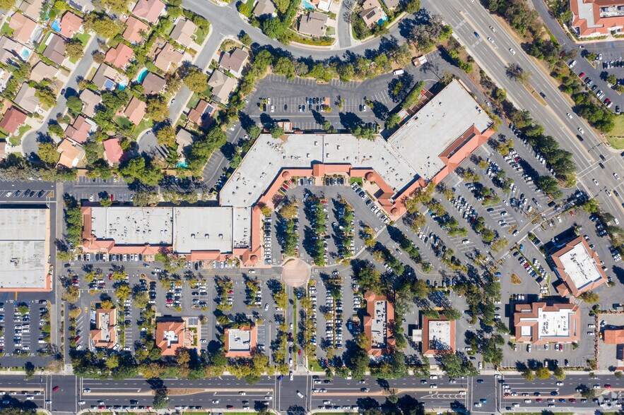 More Photos Of 3815-3963 E Thousand Oaks Blvd, Westlake Village Unknown For Lease