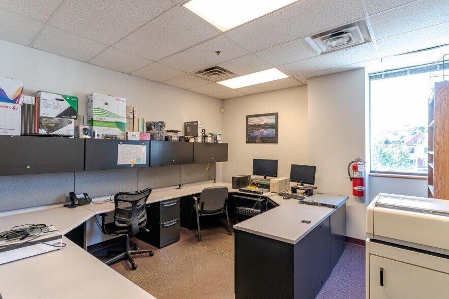 More Photos Of 120 E 3rd St, Newport Office For Lease