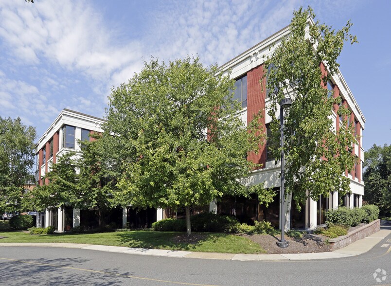 More Photos Of 26 Main St, Chatham Office For Lease