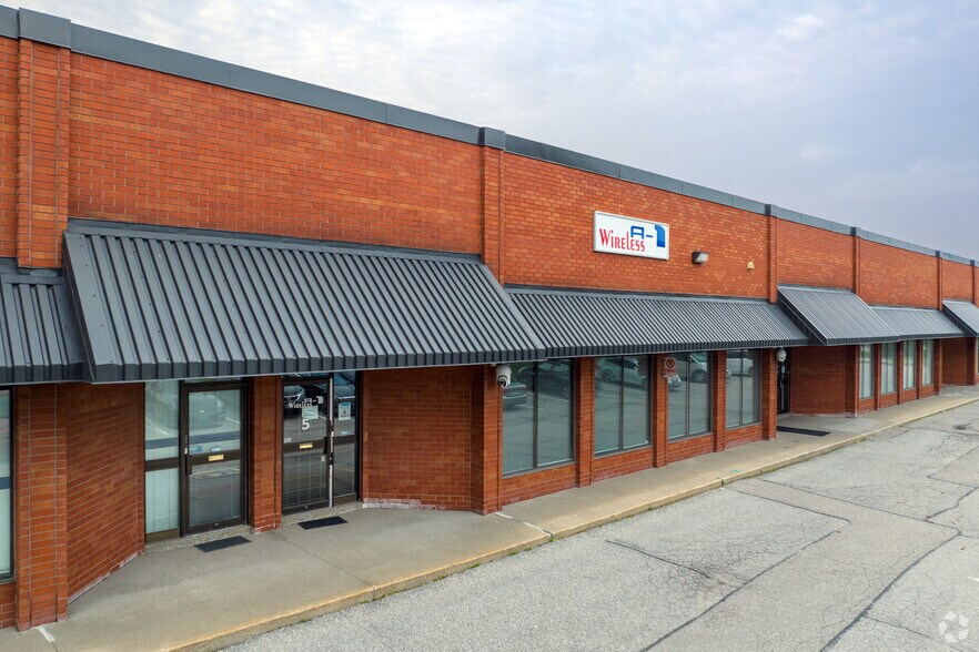 More Photos Of 210 Brunel Rd, Mississauga Warehouse For Lease