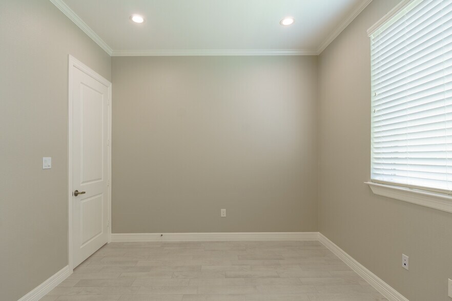 More Photos Of 10401 S Mason Rd Building B, Richmond Medical For Sale