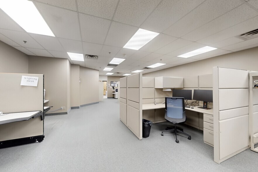 More Photos Of 45 Mcintosh Dr, Markham Office For Sale