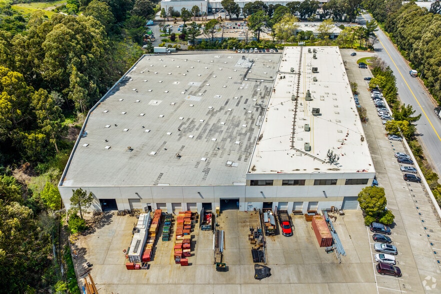 More Photos Of 99 S Hill Dr, Brisbane Warehouse For Lease