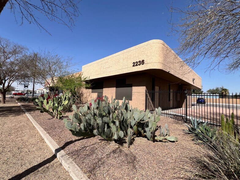More Photos Of 2236 W Bethany Home Rd, Phoenix Medical For Lease