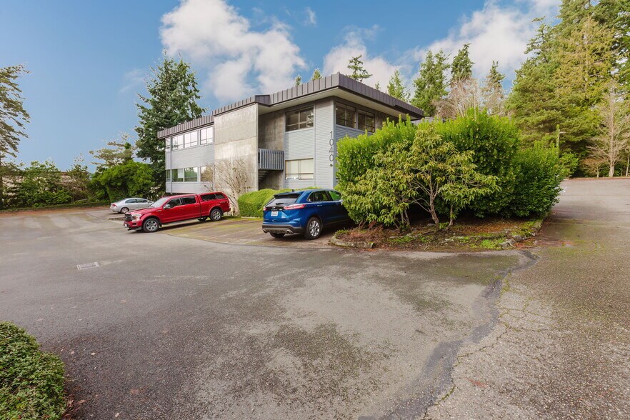 More Photos Of 1040 NE Hostmark St, Poulsbo Office For Sale