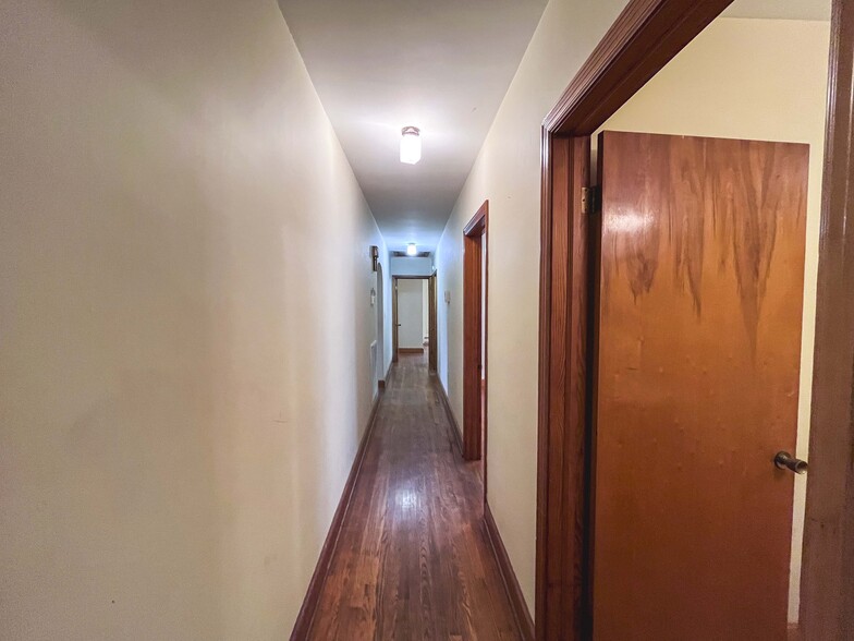 More Photos Of 1001 E Lynchburg Salem Tpke, Bedford Office For Sale