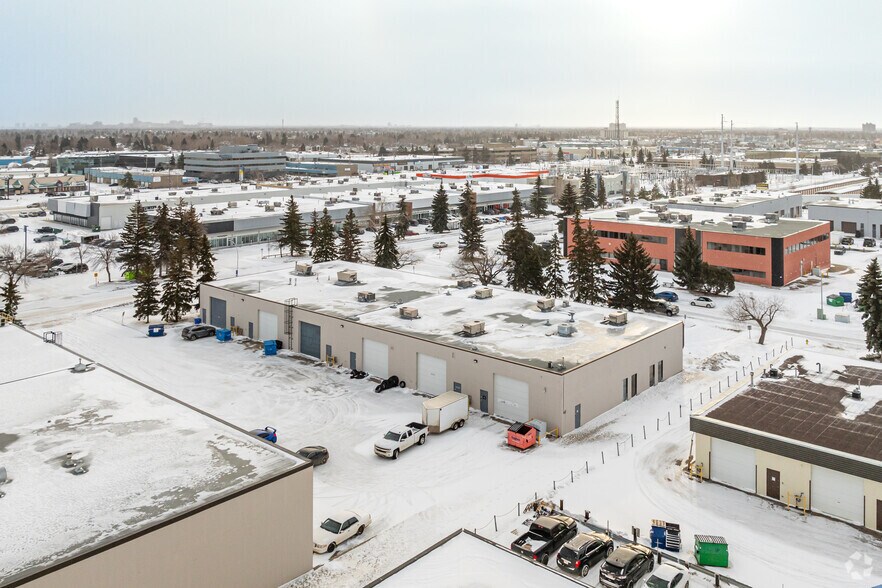 More Photos Of 17204-17214 106A Av NW, Edmonton Flex For Lease