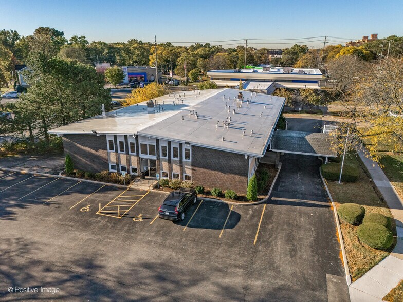 More Photos Of 9631 Gross Point Rd, Skokie Medical For Sale