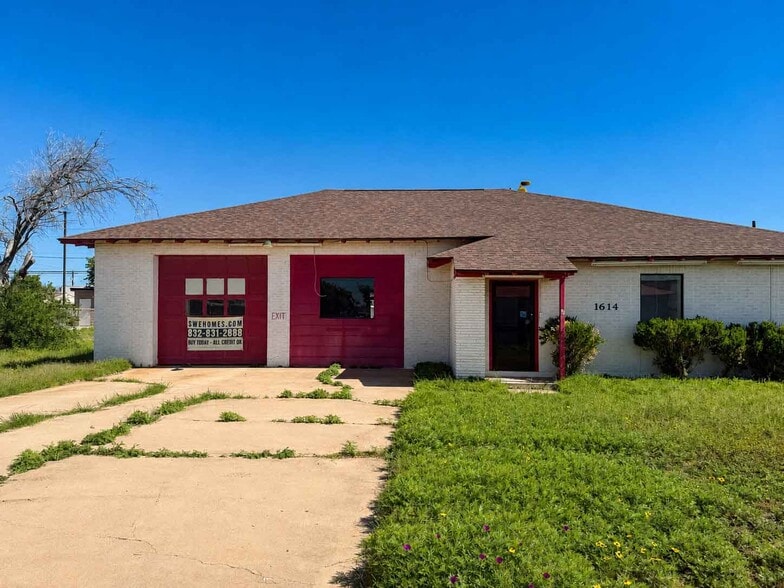 Primary Photo Of 1614 Pulliam St, San Angelo Office For Sale
