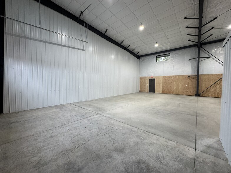 More Photos Of 647 7th Ave, Ponderay Manufacturing For Lease