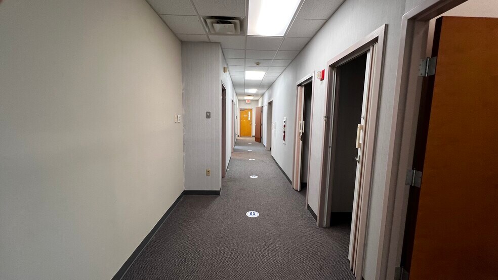 More Photos Of 2100 Ferry St, Easton Medical For Lease