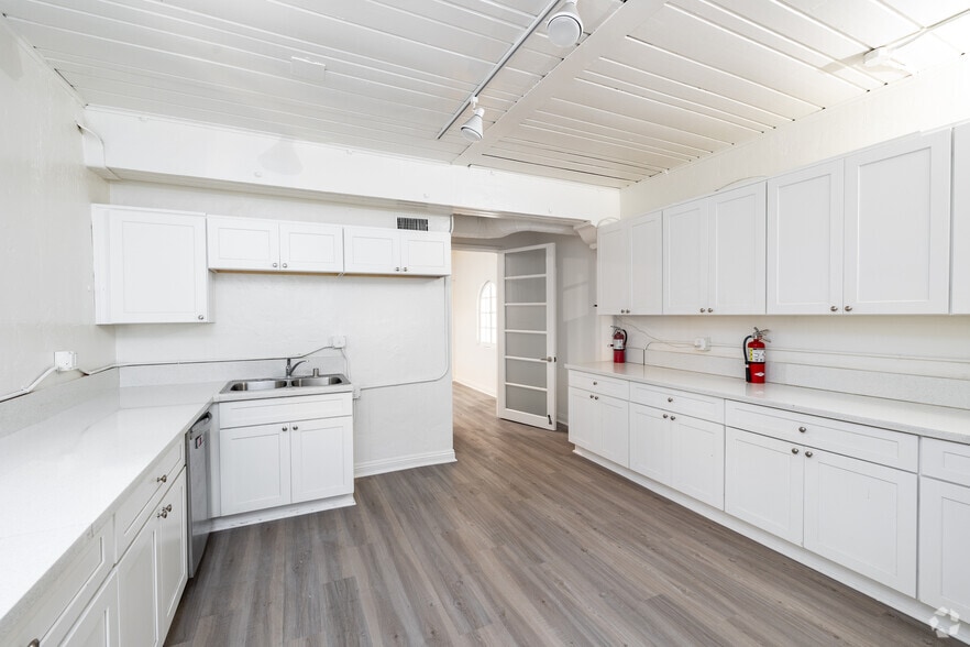 More Photos Of 672 S La Fayette Park Pl, Los Angeles Loft Creative Space For Lease