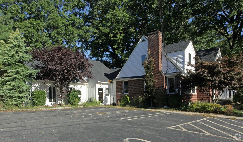 Primary Photo Of 10 Franklin Ave, Edison Office Residential For Sale