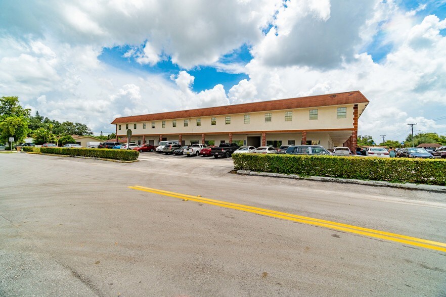 More Photos Of 6191 Orange Dr, Davie Loft Creative Space For Sale