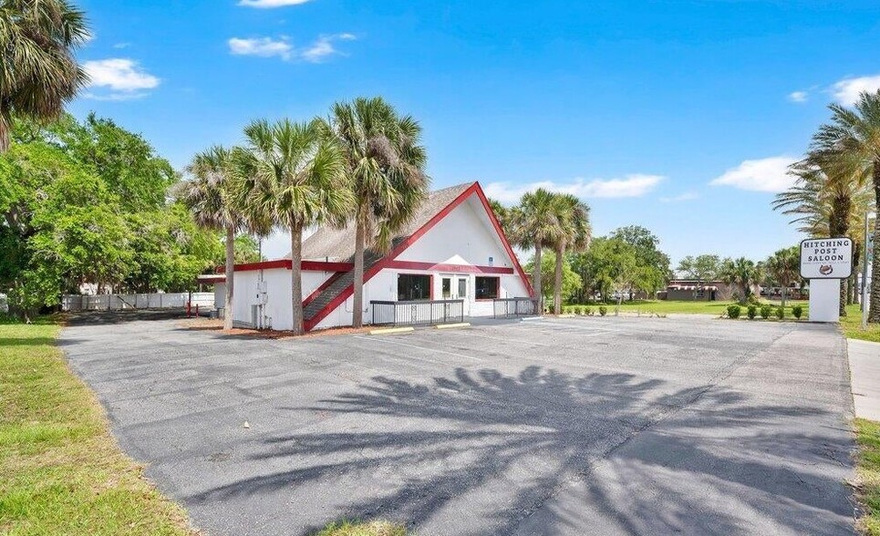 More Photos Of 1903 S Ridgewood Ave, Daytona Beach Bar For Sale