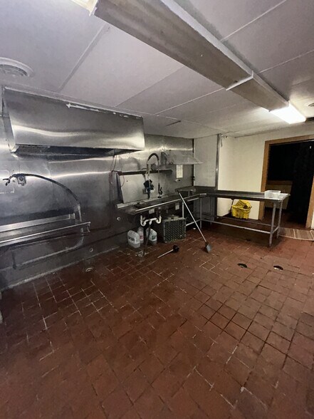 More Photos Of 6190 Broadway, Merrillville Restaurant For Sale