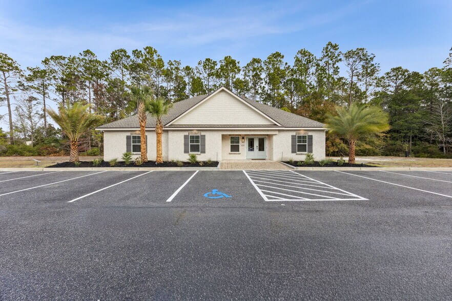 More Photos Of 122 Hawthorn Ln, Saint Marys Office For Lease