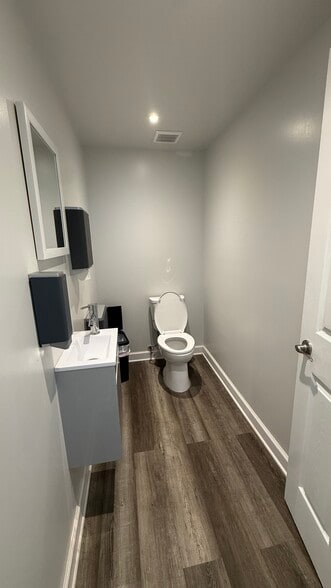 More Photos Of 5000 Silver Star Rd, Orlando Specialty For Sale