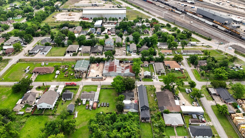 Primary Photo Of 3416 Sakowitz St, Houston Warehouse For Sale